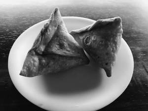 Erachi Samosa(1 Piece)