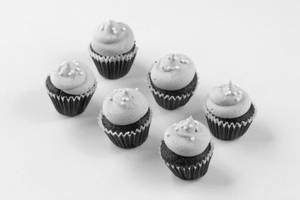 Signature Buttercream Mini Cupcakes (box Of 12)
