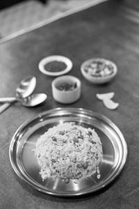 Indori Poha With Green Peas & Peanuts