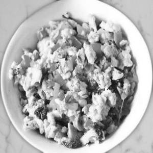 Scrambled eggs with veggies