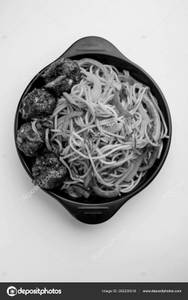 Schezwan Egg Noodles With Chicken Manchurian