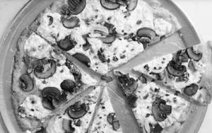 Veg Al Tartufo Pizza, Truffle Cream, Exotic Veggies Al Olio,shitake (white Pizza, Truffle Oil