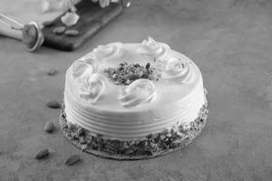 Roasted Almond Ice Cream Cake (1 Kg)