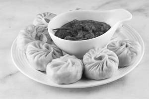 Chicken Steamed Momos (8 Pieces)