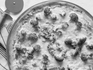 Broccoli Pizza Makhani Sauce Pizza