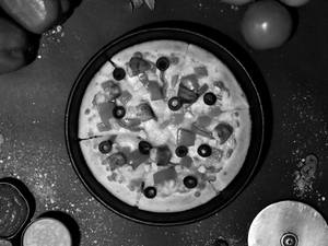 Deluxe Chicken Pizza (9 Inch)