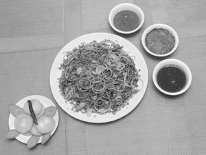 Egg Hakka Noodles