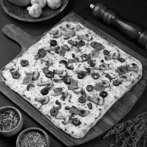 Classic Italian Pizza