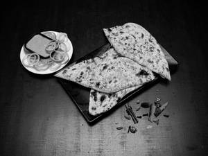 Garlic Naan (1 Pc)