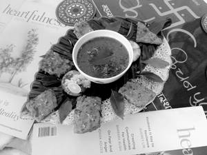Patvadya Rassa [ Serves 2 ]