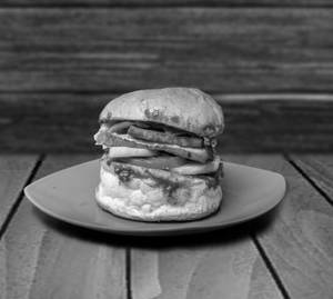 Paneer schezwan burger
