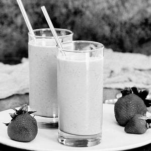 Strawberry lassi