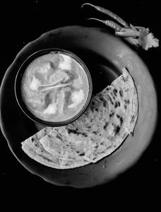 Shahi Paneer With 2 Laccha Paratha