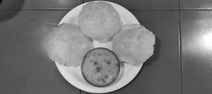 Poori With Aloo Ki Sabzi