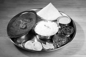 Teesrya Thali