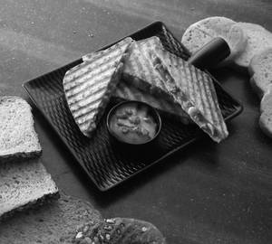 Veggie Delight Grilled Sandwich [4 Pieces]