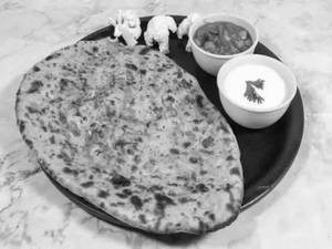 1 Tandoori Kulcha with Chole