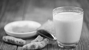 Hot Haldi Doodh (turmeric Milk)