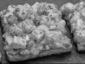Tandoori Bread Pizza (paneer)