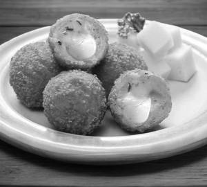 Chicken Halal Cheese Balls( 4Pcs)