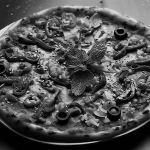 SPICY TREAT PIZZA