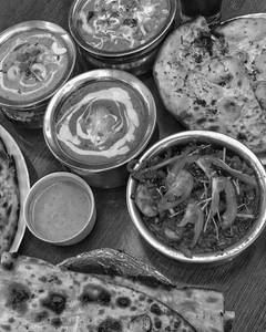 Stuffed Naan Thali