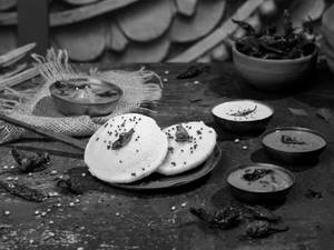 Plain Idli