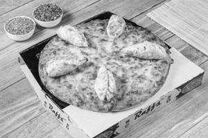 Chicken Momo Pizza