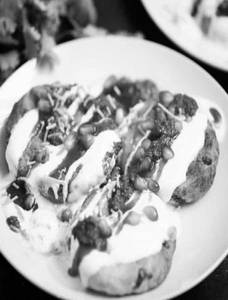 Aloo Tikki With Dahi