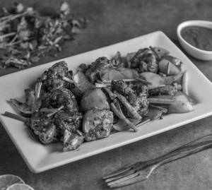 Chicken Chilli Dry (8 Pcs)    