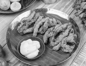 Lanka Posto Murgi [boneless Strips] With Mayo Dip [12 Pcs]