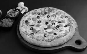 Veggie Paradise Pizza