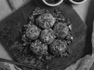 Wok Tossed Veg Momos