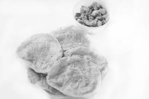 Puri Sabji Combo (6 Pcs)