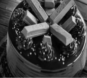 Chocolate Kit Kat Cake eggless 500Gram