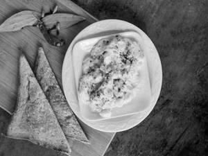 Scrambled Egg With Toast