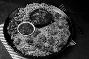 Chicken Triple Schezwan With Gravy Meal [Serves 1]