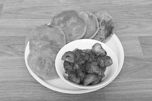 Aloo Sabji + Poori (5 Pcs)