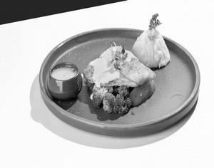 Grilled Fish With Crush Poppy Seed In White Wine Sauce
