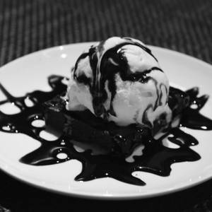 Chocolate Brownie With Icecream