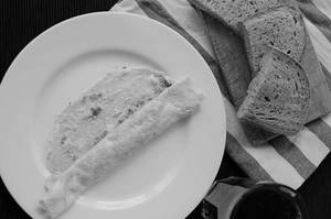 Bread omelette