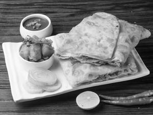 Veg Mughlai Paratha