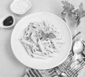 Pasta Alfredo (White Sauce) (Non Veg)
