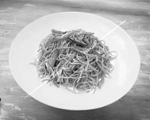 Schzewan Noodles
