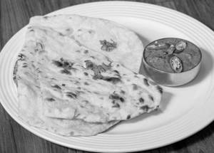 Naan[1]+Green Peas Masala [100Ml]