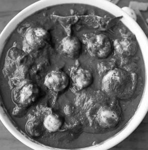 Palak  Mutter  Makhana
