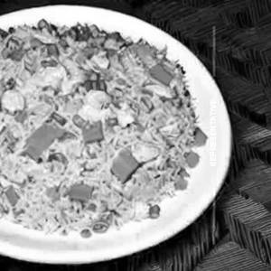 CHICKEN FRIED RICE                  