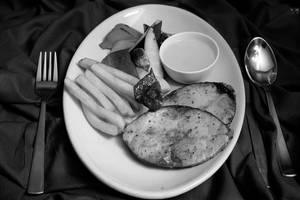 Grilled Kingfish With Lemon Butter