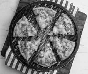 Paneer Makhani Pizza