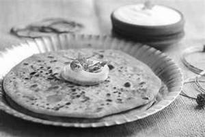 Gobi Parantha with Curd